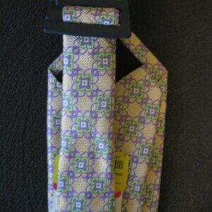 Cape Cod Neckwear Men's Silk tie Brand new Spring yellow purple & green print